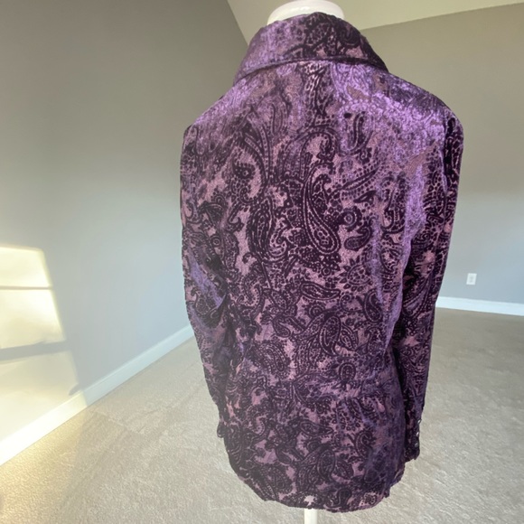 Coldwater Creek Paisley Print blouse. - Picture 2 of 5